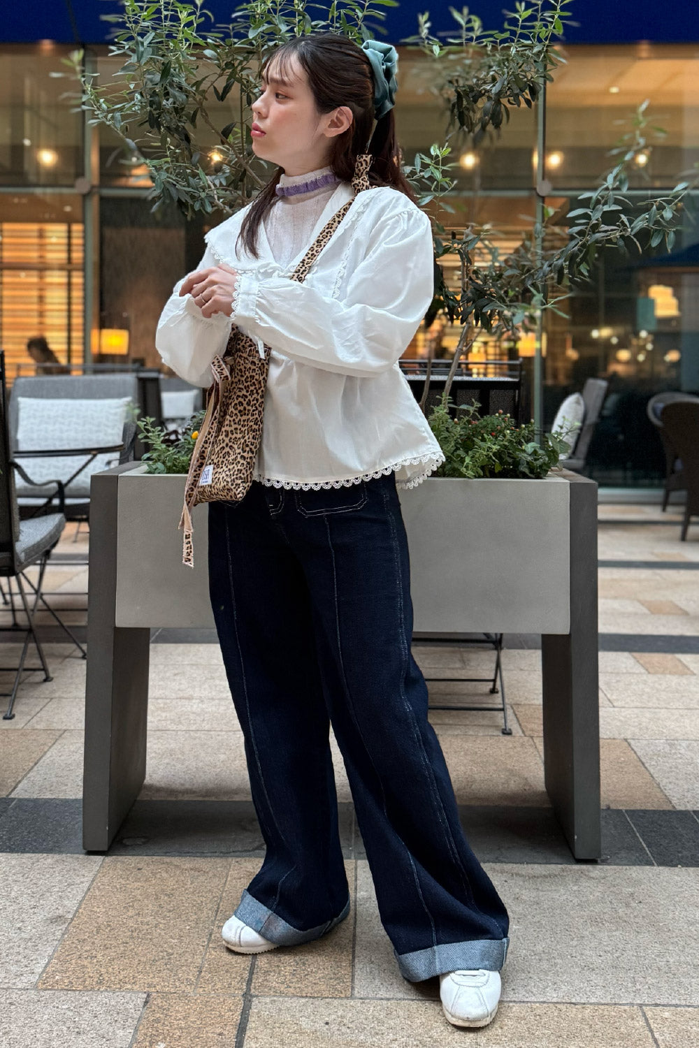 Big collar blouse