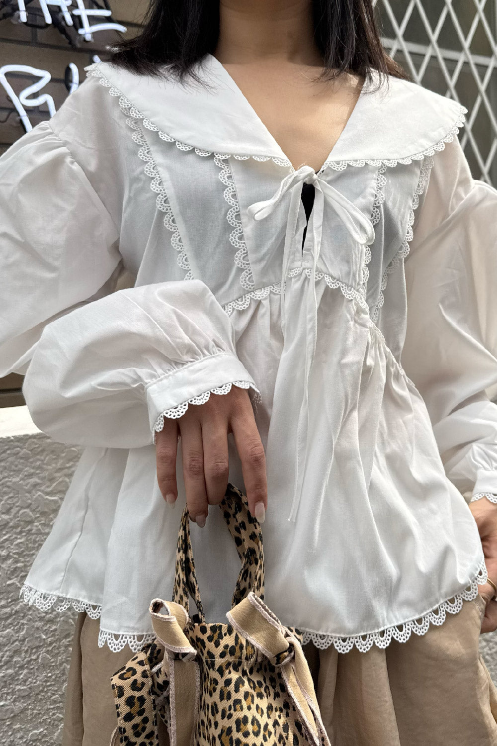 Big collar blouse
