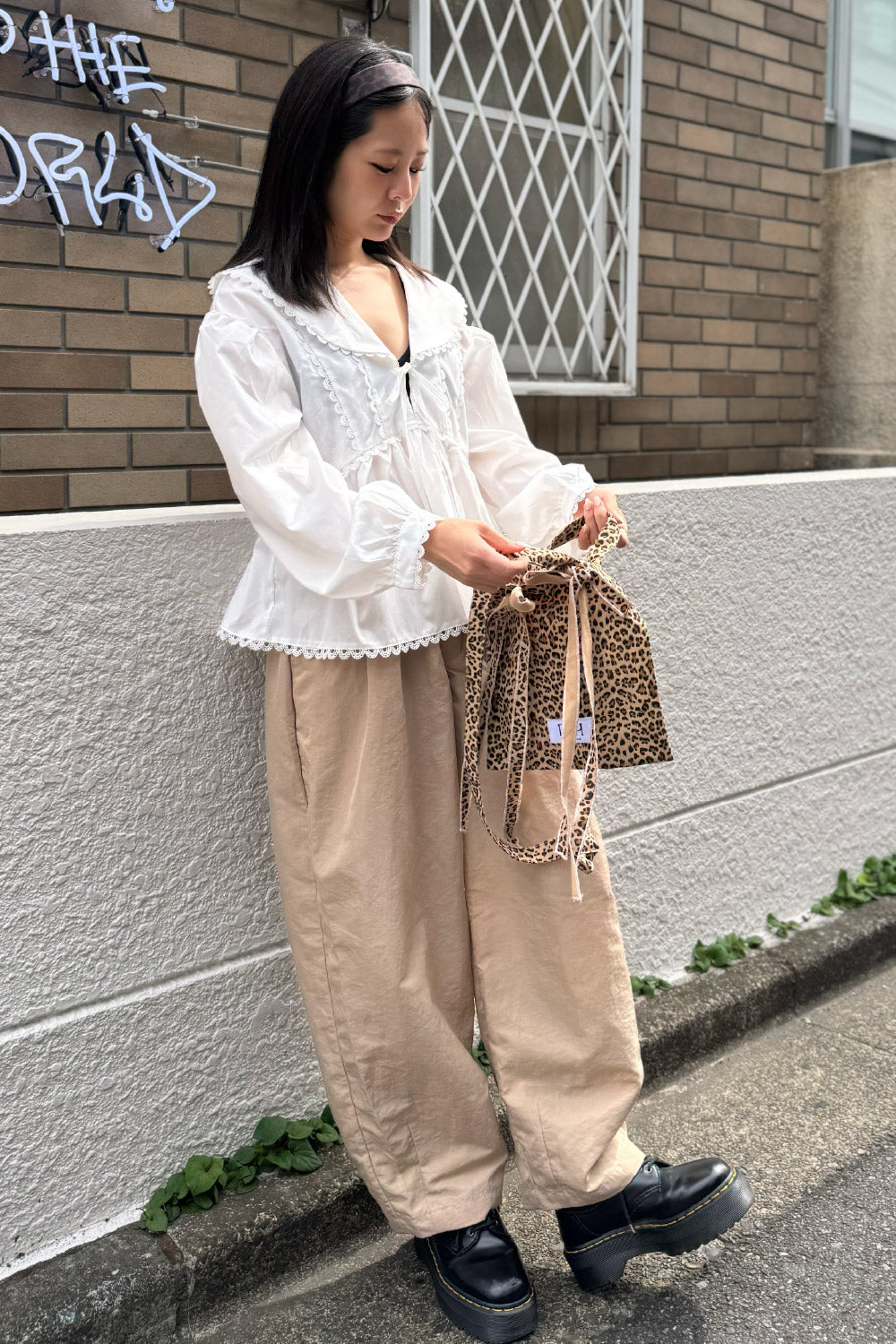 Big collar blouse