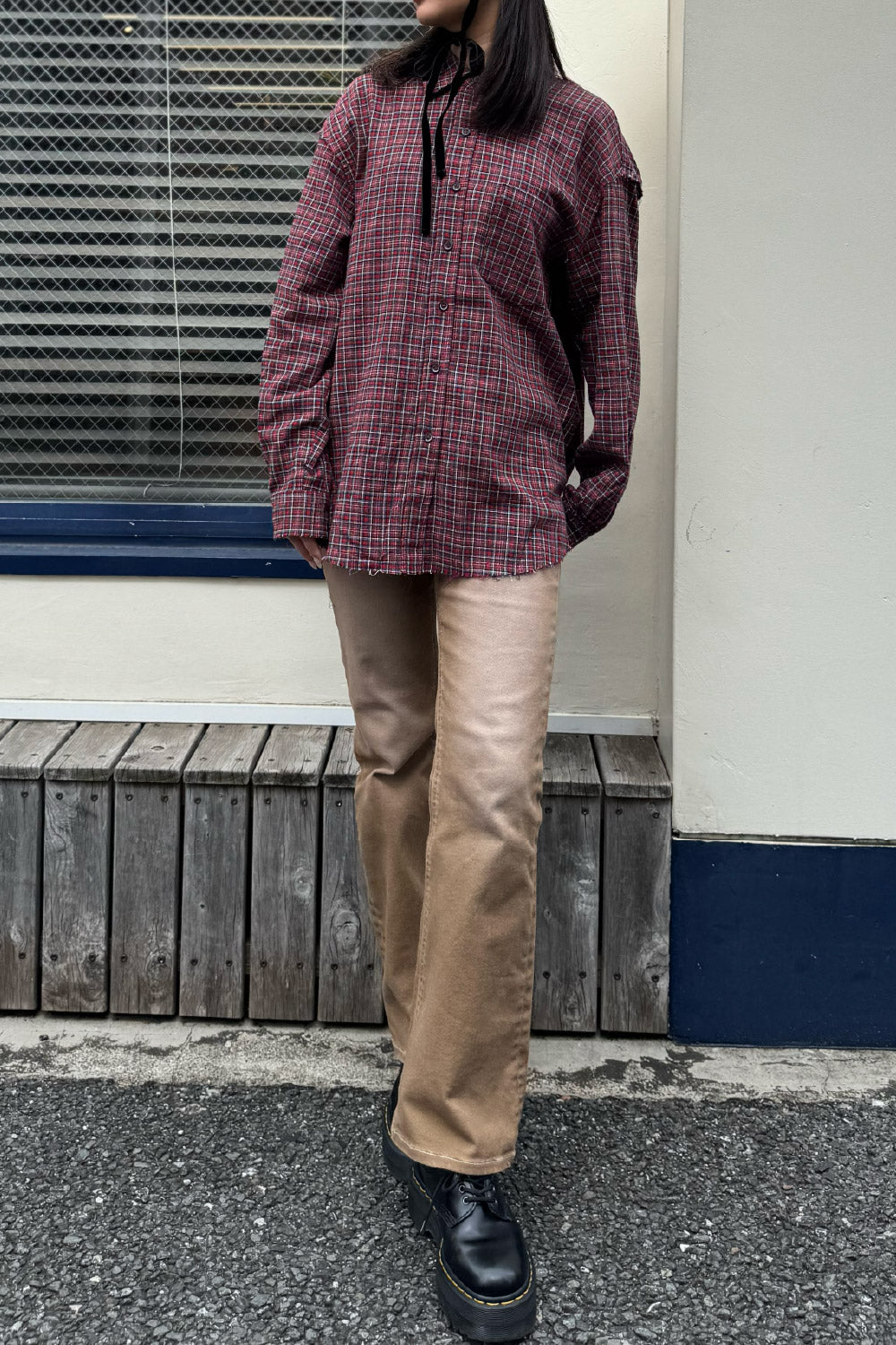Cut-off check shirt