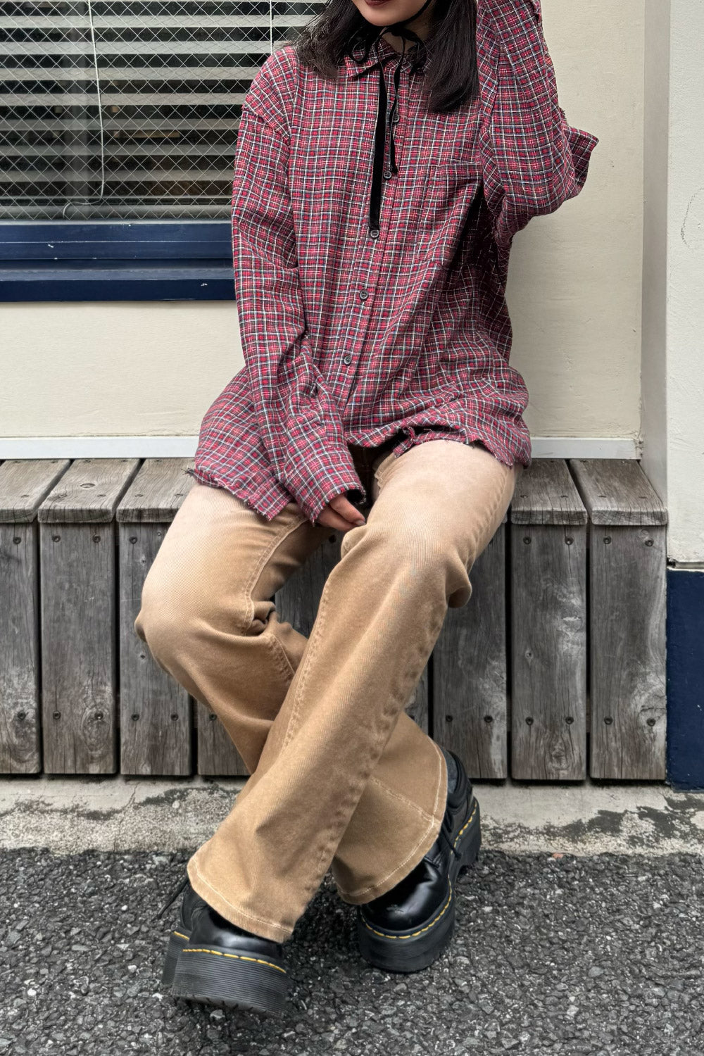 Cut-off check shirt