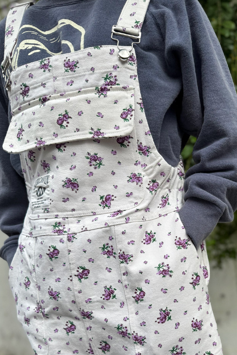 Small floral pattern overall
