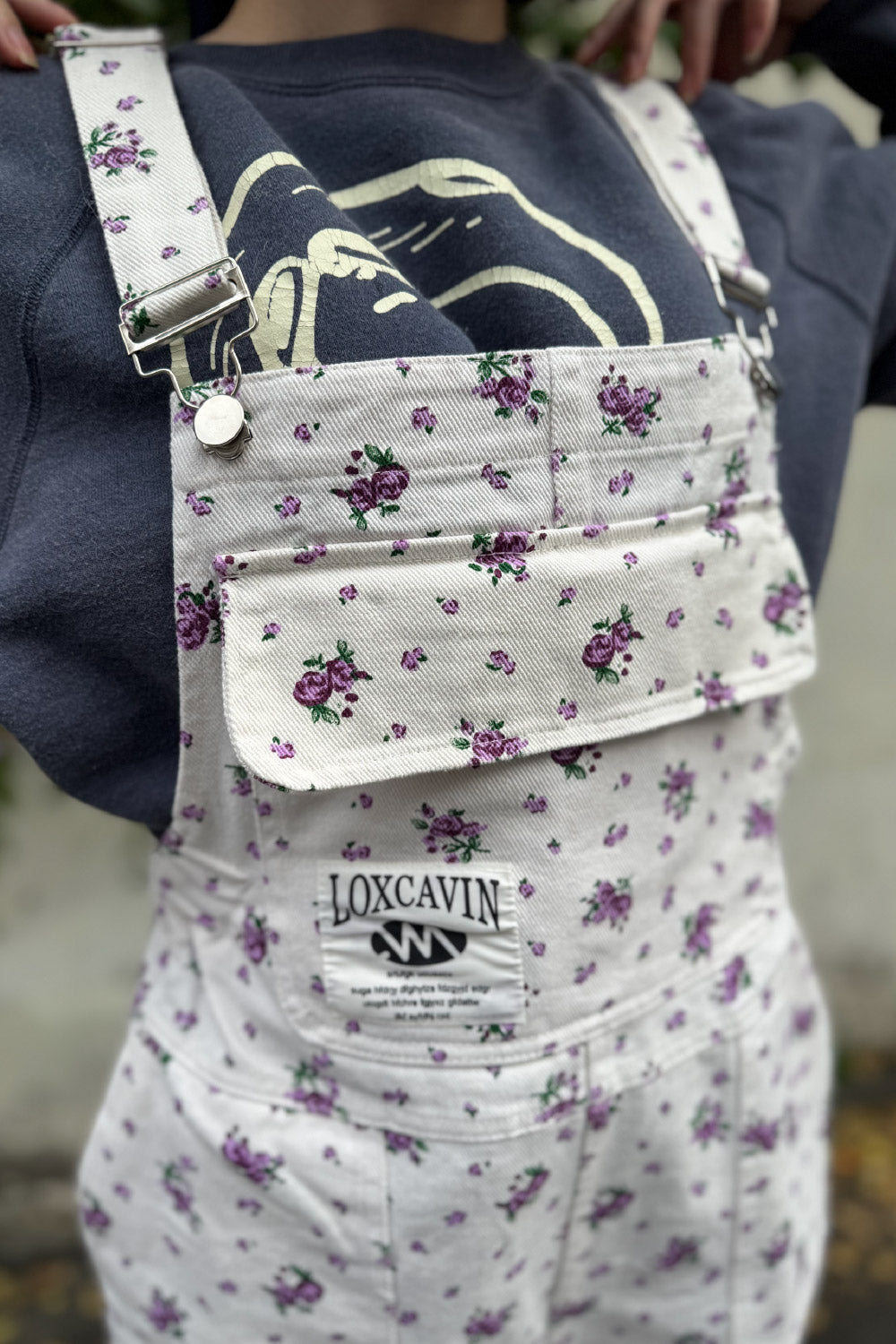 Small floral pattern overall