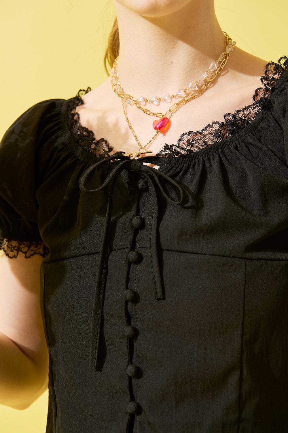 Metal Ribbon Necklace