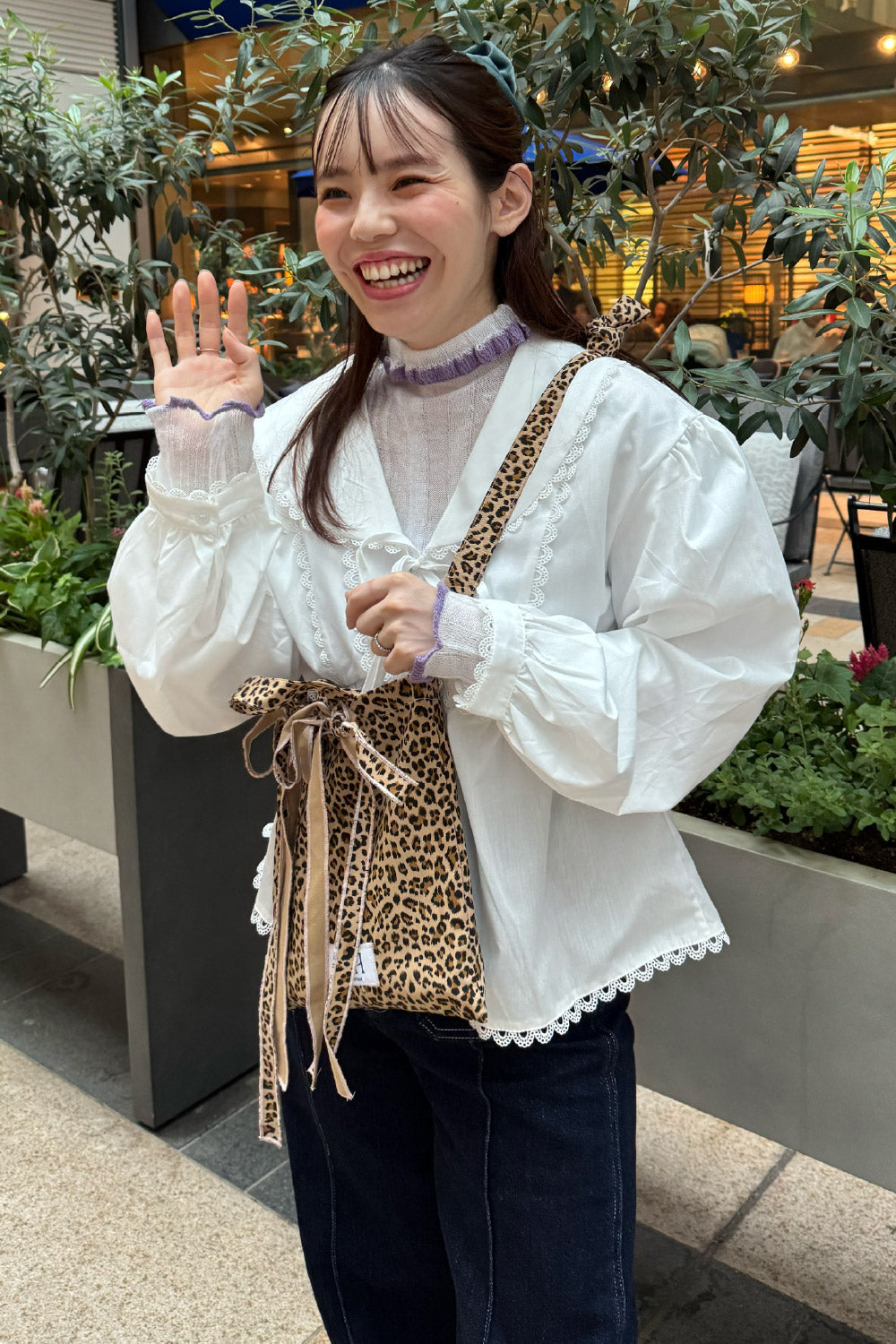 Big collar blouse