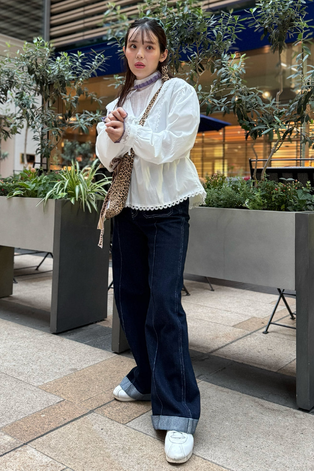 Big collar blouse