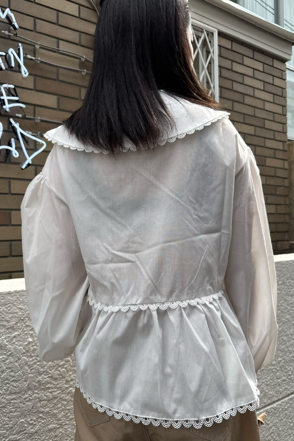 Big collar blouse