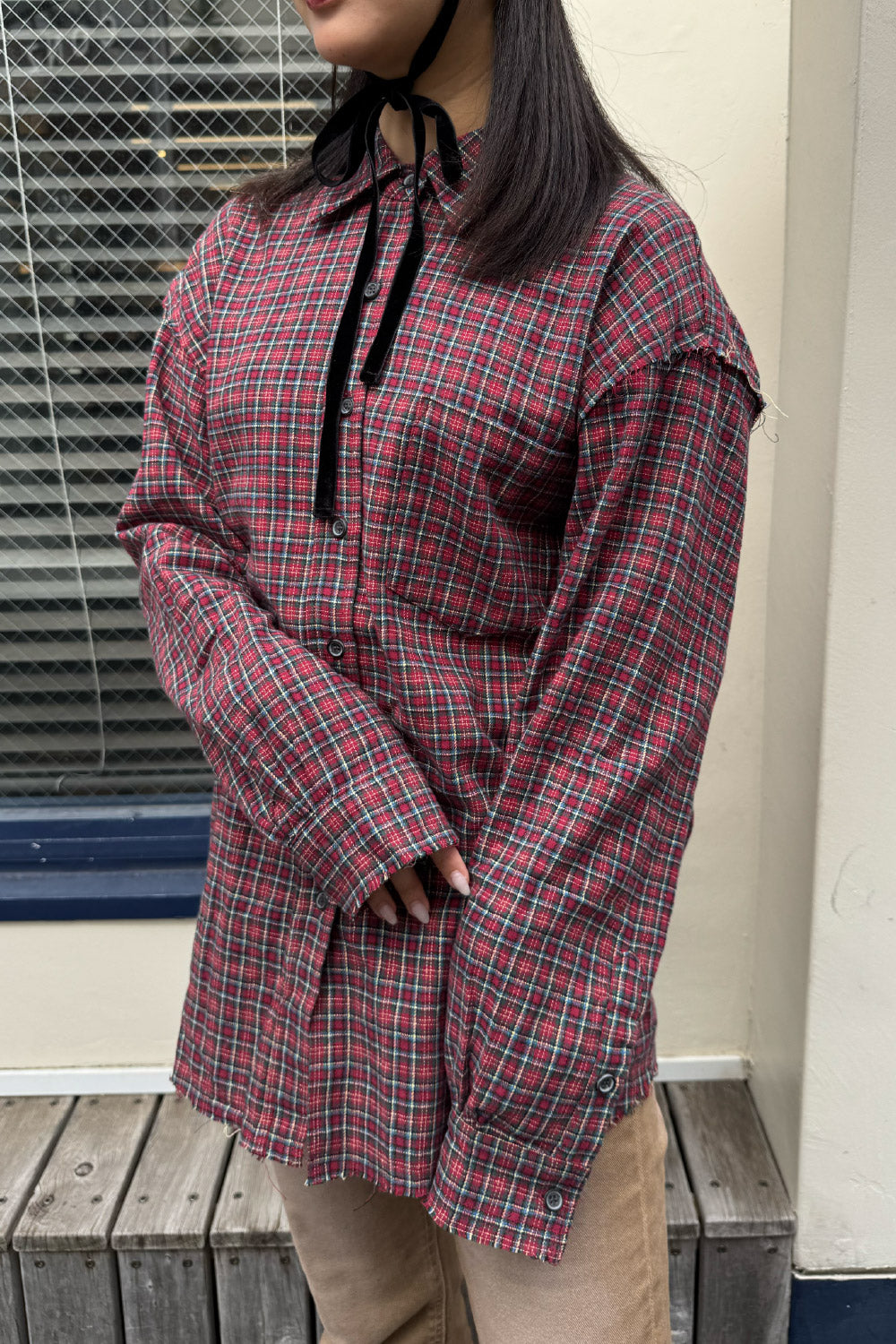 Cut-off check shirt
