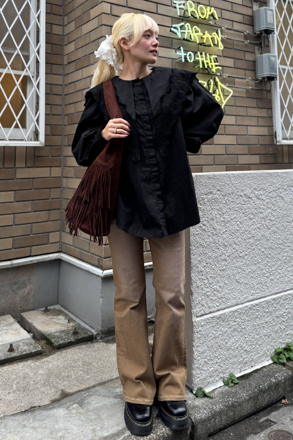 Big collar lace blouse