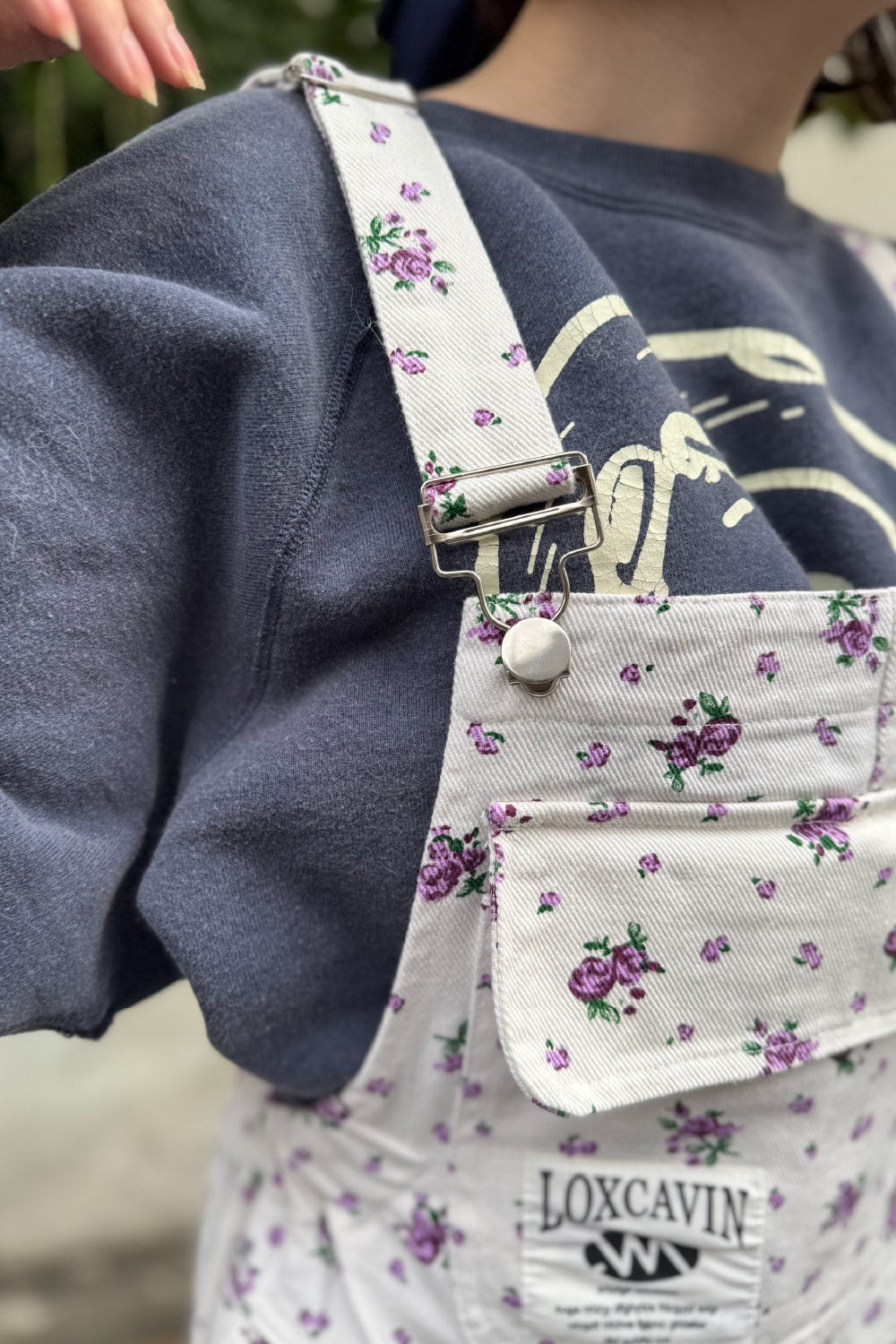 Small floral pattern overall