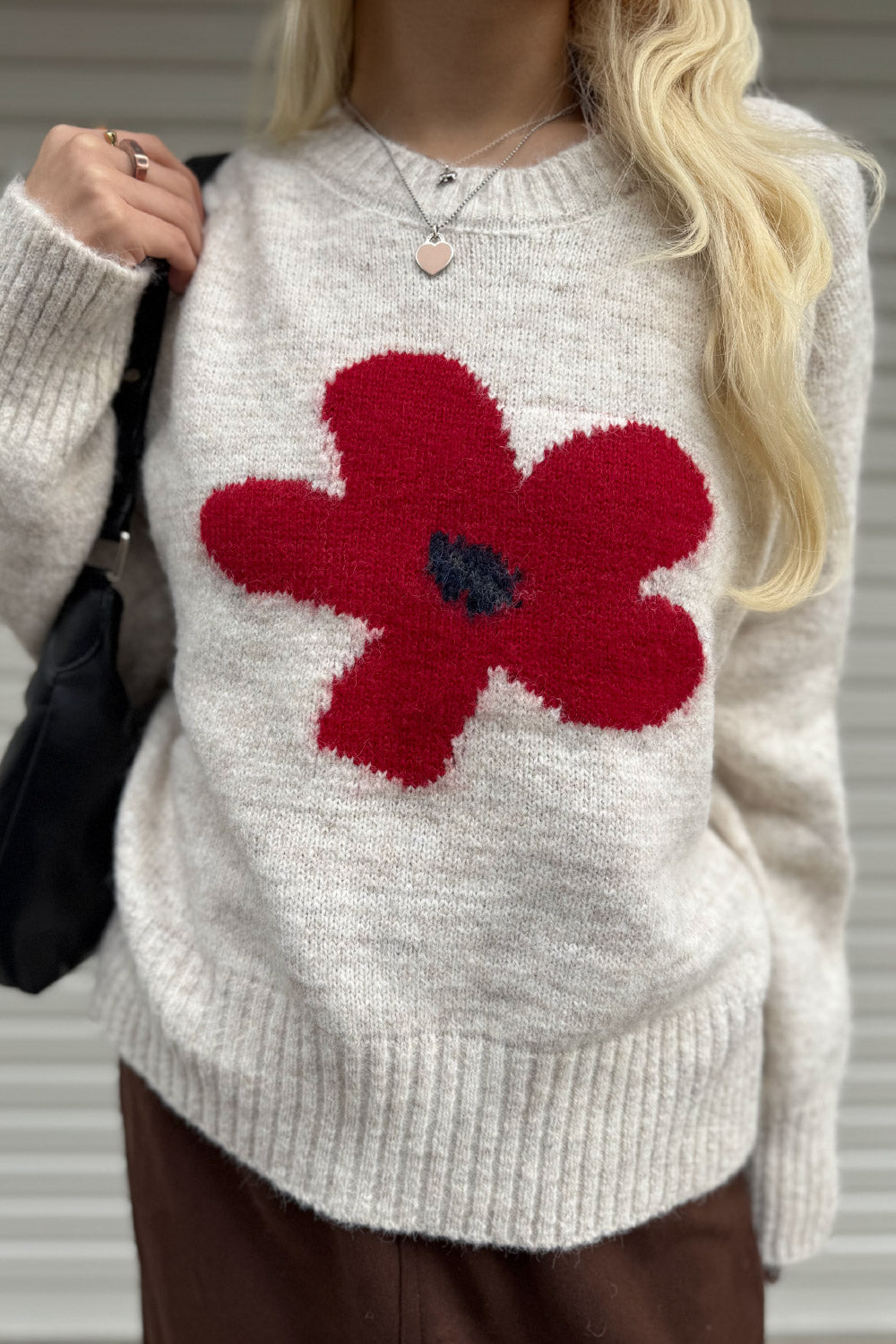 Flower motif knit